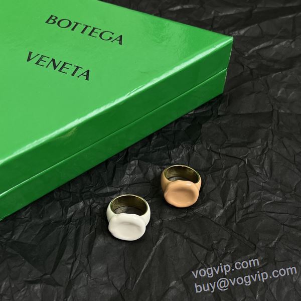 大人のセンスを感じさせる リング ボッテガ ヴェネタ コピーブランド 2025年モデル入荷 2色可選